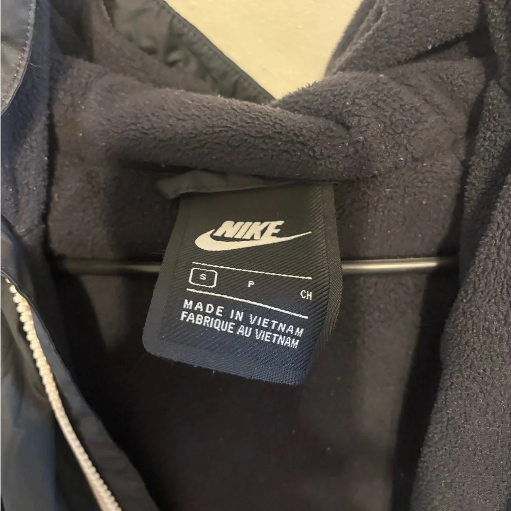 Nike Sherpa Jacket, Kids Size Small, Black - Picture 4 of 6